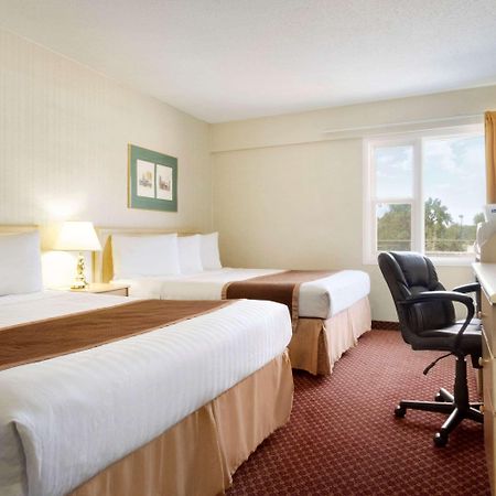 Travelodge By Wyndham Lethbridge Kültér fotó